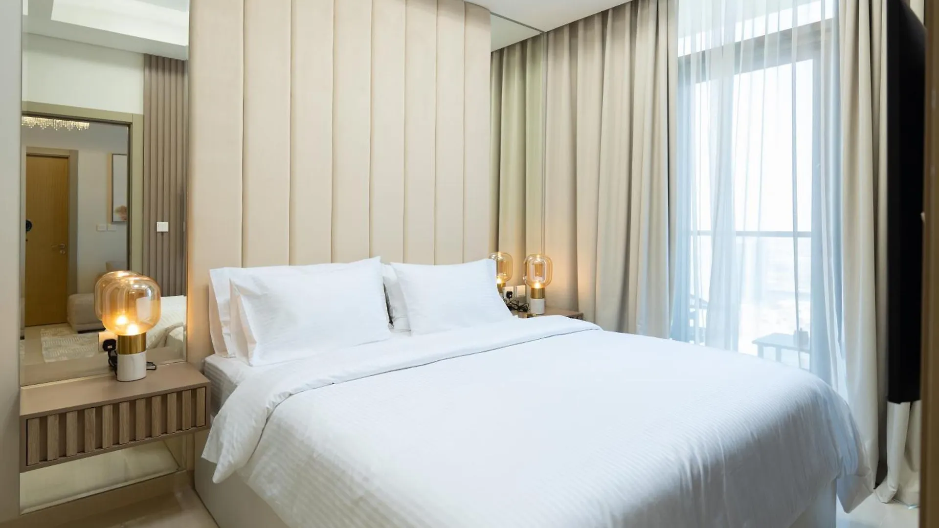 Keyrock Living - Elegant 2Br Escape With Mesmerizing City Views Dubai